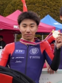プロフィール